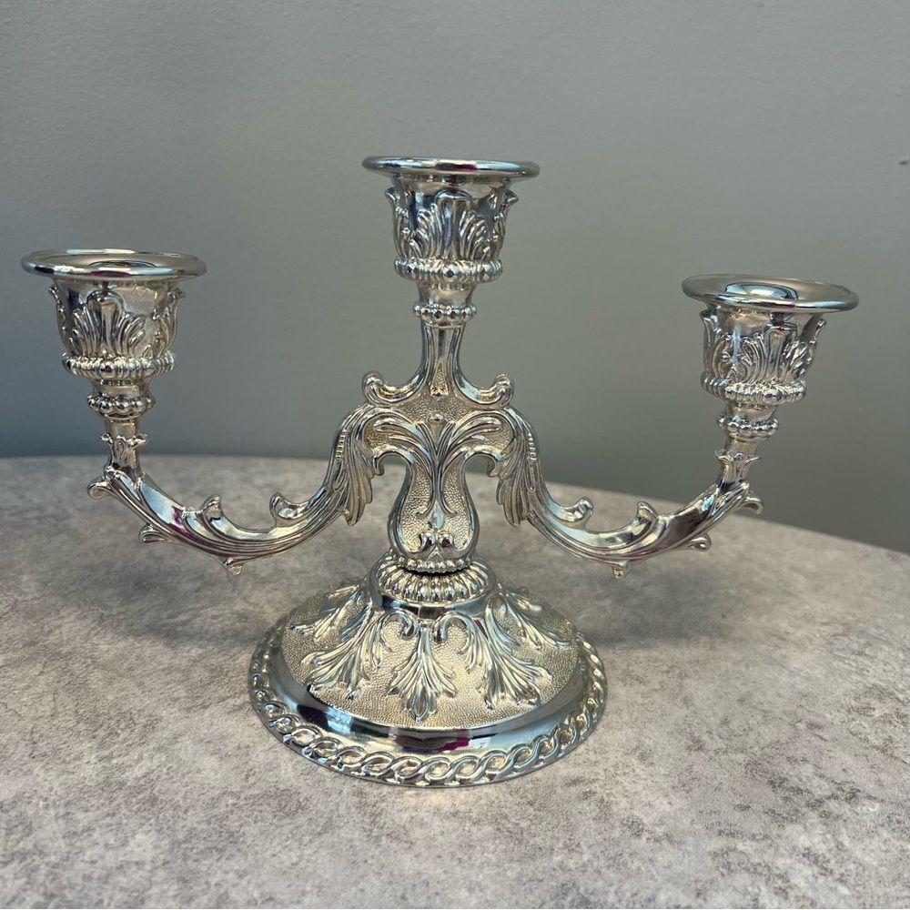 Elegant Vintage Silver-Plated Candelabra - Picture 1 of 5